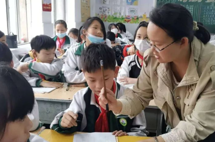 汝阳县城关镇南街小学书法周活动成功举办