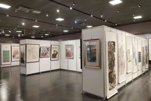 太湖县“巾帼心向党 喜迎二十大 ”巾帼美术书法作品展开展