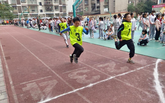 岳池县南街小学校举行2022年秋季运动会