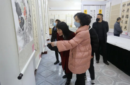 镇安县财政局组织参观“翰墨书清廉·丹青绘栗乡”书画展
