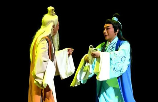 新编历史评剧《东垣大医》在石家庄大剧院首演